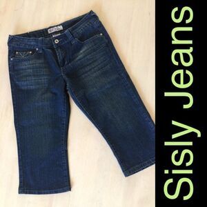 Embroidered Capris by Sisly Size 9